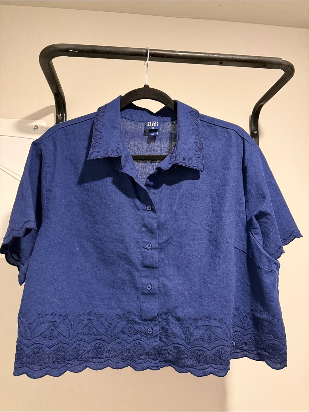 Roller Rabbit Blue Embroidered Button-Down Crop Shirt